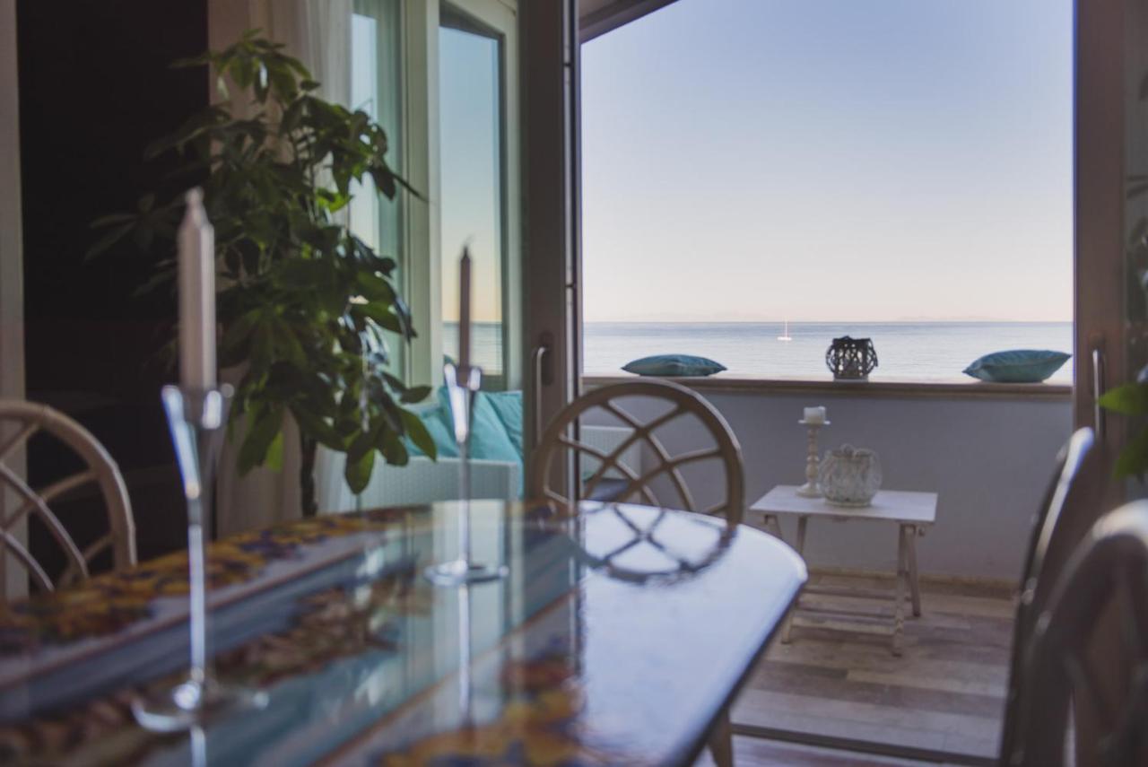 Villa Lilla Sulla Spiaggia Di San Vincenzo Luxury Exterior foto